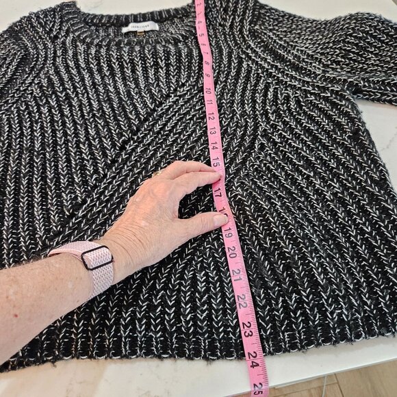 John + Jenn Sweater Medium Black & White Knit Designer Chevron Pattern Ribbed - Picture 11 of 11